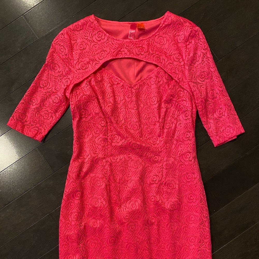 Forever 21 Floral Lace Dress with Sweetheart Neckline Cutout